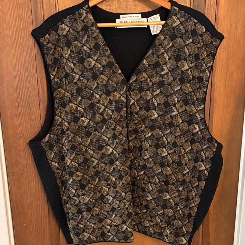 Jhane barnes Textured Geometric Vest in Black & Gold